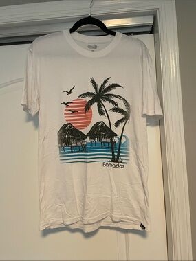 NWOT! Barbados White Short Sleeve Graphic Tee - Tropical Sunset Size Small